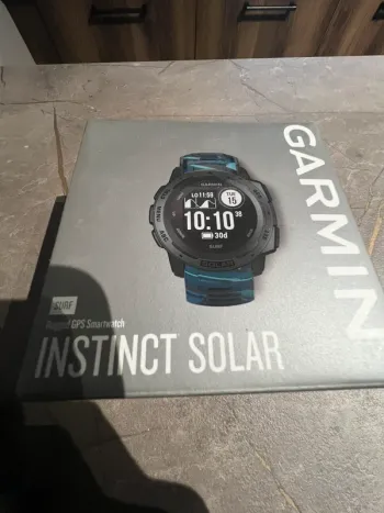 Garmin Instinct 2 Solar Surf bike d'occasion — image 4 sur 5