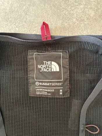 Käytetty The North Face Summit Run 10L bike — kuva 3 / 3