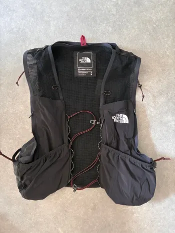 Käytetty The North Face Summit Run 10L bike — kuva 2 / 3