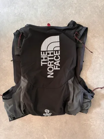 Używany The North Face Summit Run 10L bike