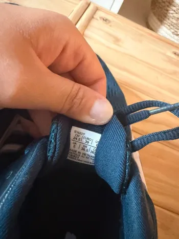 Used Asics Novablast 4 bike — image 3 of 3