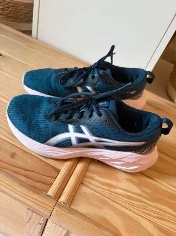 Used Asics Novablast 4 bike