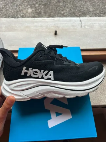 Tweedehands Hoka Clifton 10 bike — afbeelding 2 van 9
