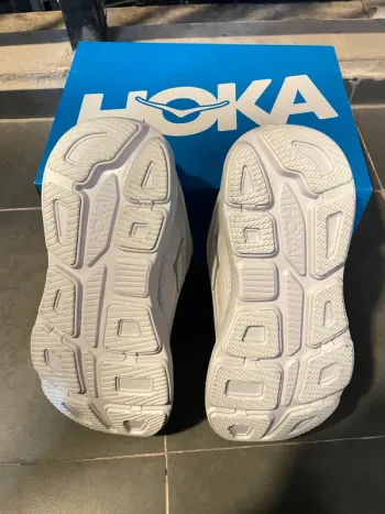 Hoka Shoes size 39 bike d'occasion — image 4 sur 4