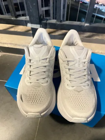 Hoka Shoes size 39 bike d'occasion — image 2 sur 4