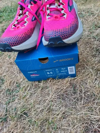 Gebrauchtes Brooks Running shoes bike — Bild 7 von 7