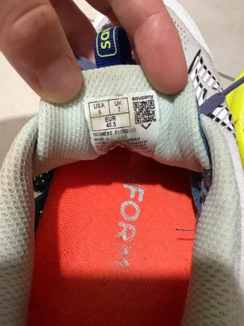 Used Saucony Xodus Ultra 4 bike — image 5 of 7