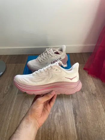Used Rose Chaussure Hoka blanc taille 38 bike — image 3 of 4