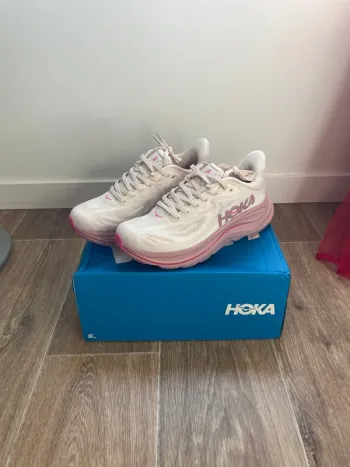 Used Rose Chaussure Hoka blanc taille 38 bike — image 4 of 4
