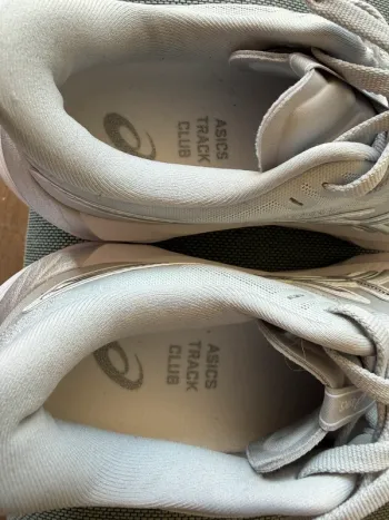 Used Asics Novablast 5 ATC bike — image 6 of 7