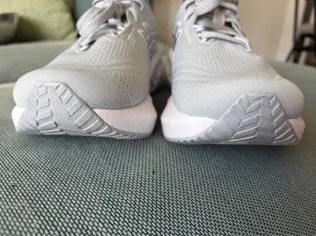 Used Asics Novablast 5 ATC bike — image 5 of 7