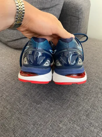 Used Asics Gel-Nimbus 19 bike — image 4 of 6