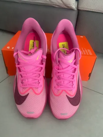 Used Nike Zoom Fly 6 bike — image 2 of 8