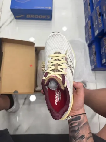 Käytetty Saucony Endorphin Speed 5 bike — kuva 3 / 7