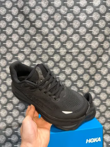 Tweedehands Hoka Shoes Size 39 bike