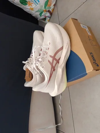 Used Asics Novablast 6 bike — image 8 of 10