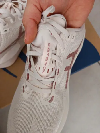 Used Asics Novablast 6 bike — image 3 of 10