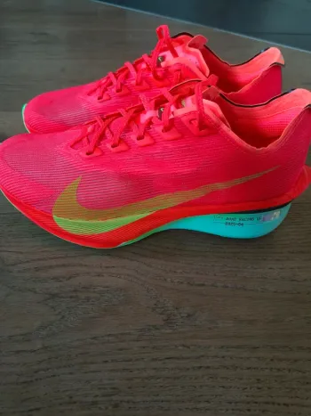 Used Nike Vaporfly 4 bike — image 5 of 9