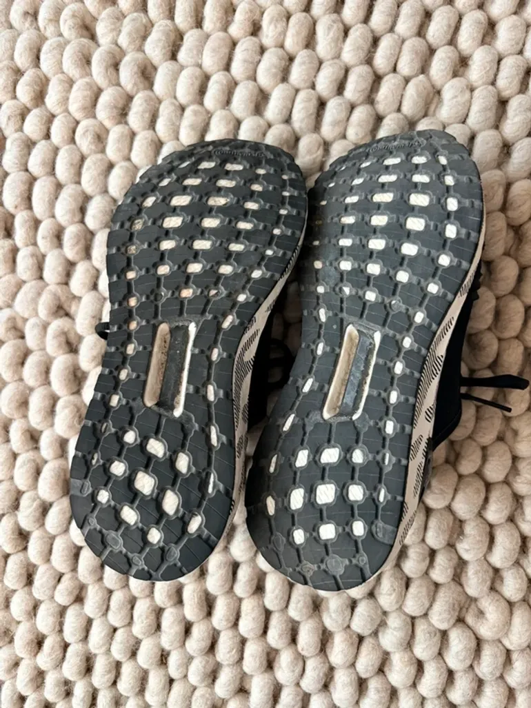 Used Adidas Ultraboost DNA bike — image 4 of 4