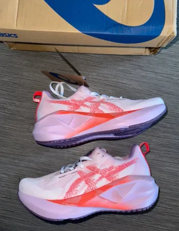 Used Asics Novablast 5 bike — image 4 of 9