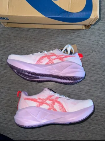 Used Asics Novablast 5 bike — image 5 of 9