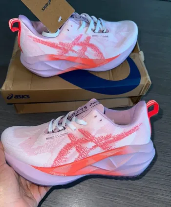 Used Asics Novablast 5 bike