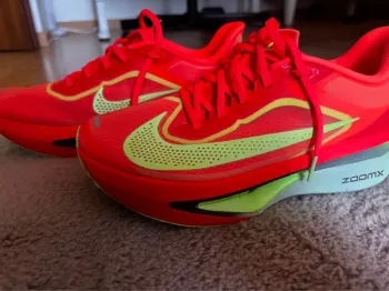 Used Nike Zoom Fly 6 bike — image 3 of 3
