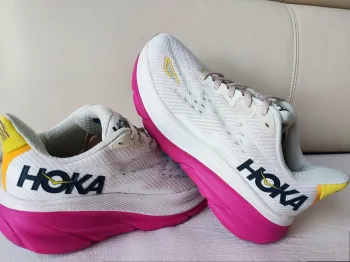 Hoka Cream Shoes Size 39 bike d'occasion — image 5 sur 5