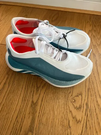 Gebrauchtes Adidas Hyperboost bike