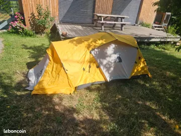 Used The North Face Mountain 25 Camping