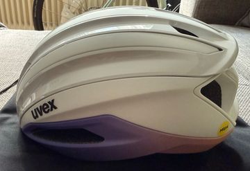 Brugt Uvex Surge Aero MIPS Helmet 2025 bike — billede 2 af 4