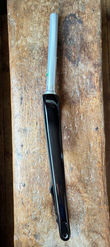 Used Trek Domane ALD4 Fork 2025 bike — image 3 of 6