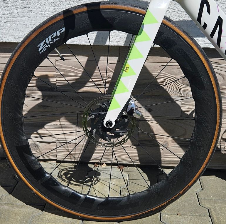 Brugt Zipp 454 NSW 2024 bike — billede 2 af 2