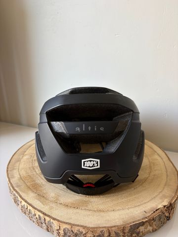 Used 100% Altis Helmet bike — image 4 of 8