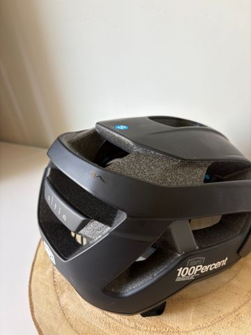 Used 100% Altis Helmet bike — image 7 of 8