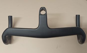 Käytetty Altro Manubrio integrato aero in carbonio 420x110mm 2026 bike