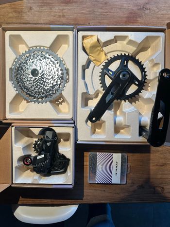 Käytetty Sram Rival XPLR AXS Gravel Gruppe 1x13 2026 bike