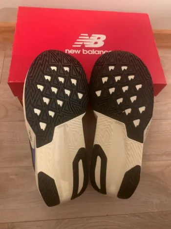 Tweedehands New Balance FuelCell Rebel v5 bike — afbeelding 2 van 4