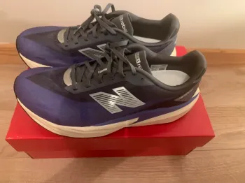 Tweedehands New Balance FuelCell Rebel v5 bike