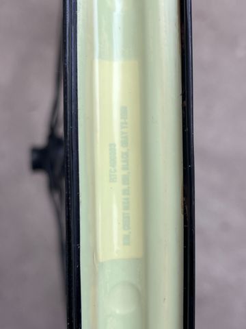 Used Stans Notubes Crest MK4 MTB Wheels 2022 bike — image 6 of 7