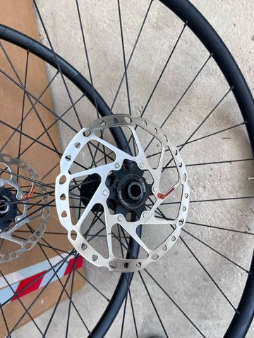 Used Stans Notubes Crest MK4 MTB Wheels 2022 bike — image 2 of 7