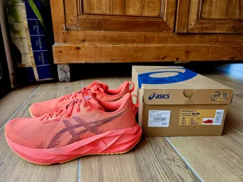 Gebrauchtes Asics Novablast 5 bike — Bild 3 von 10