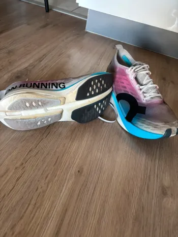 On Running Cloudboomstrike bike d'occasion — image 4 sur 5