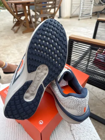 Gebrauchtes Orange Nike Air Winflo 11 bike — Bild 7 von 7