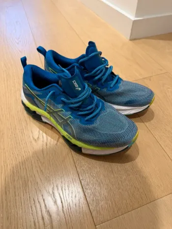 Tweedehands Asics Running Shoes bike