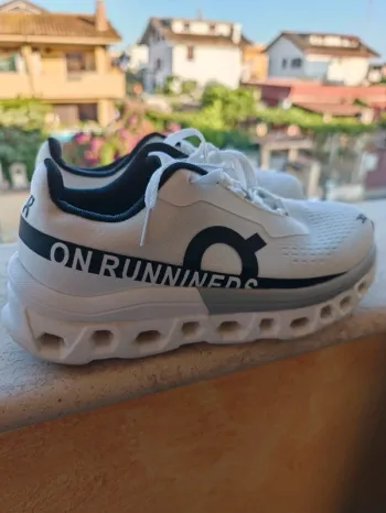 On Running Bianche bike d'occasion — image 2 sur 5