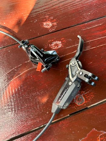 Sram Code Silver Stealth (Code Ultimate) + 200mm HS2 rotors 2025 bike usato — immagine 3 di 6