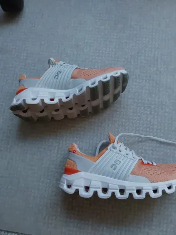 Tweedehands On Running On Cloud Turnschuhe Größe 37, 5 bike — afbeelding 6 van 6