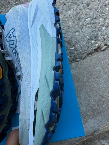 Hoka Mafate Speed 5 bike d'occasion — image 6 sur 8