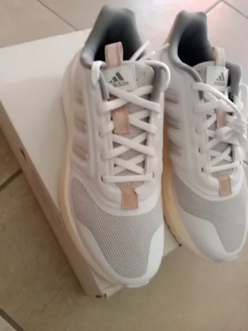Použité Adidas Running Shoes T38 2/3 bike — obrázek 2 z 7